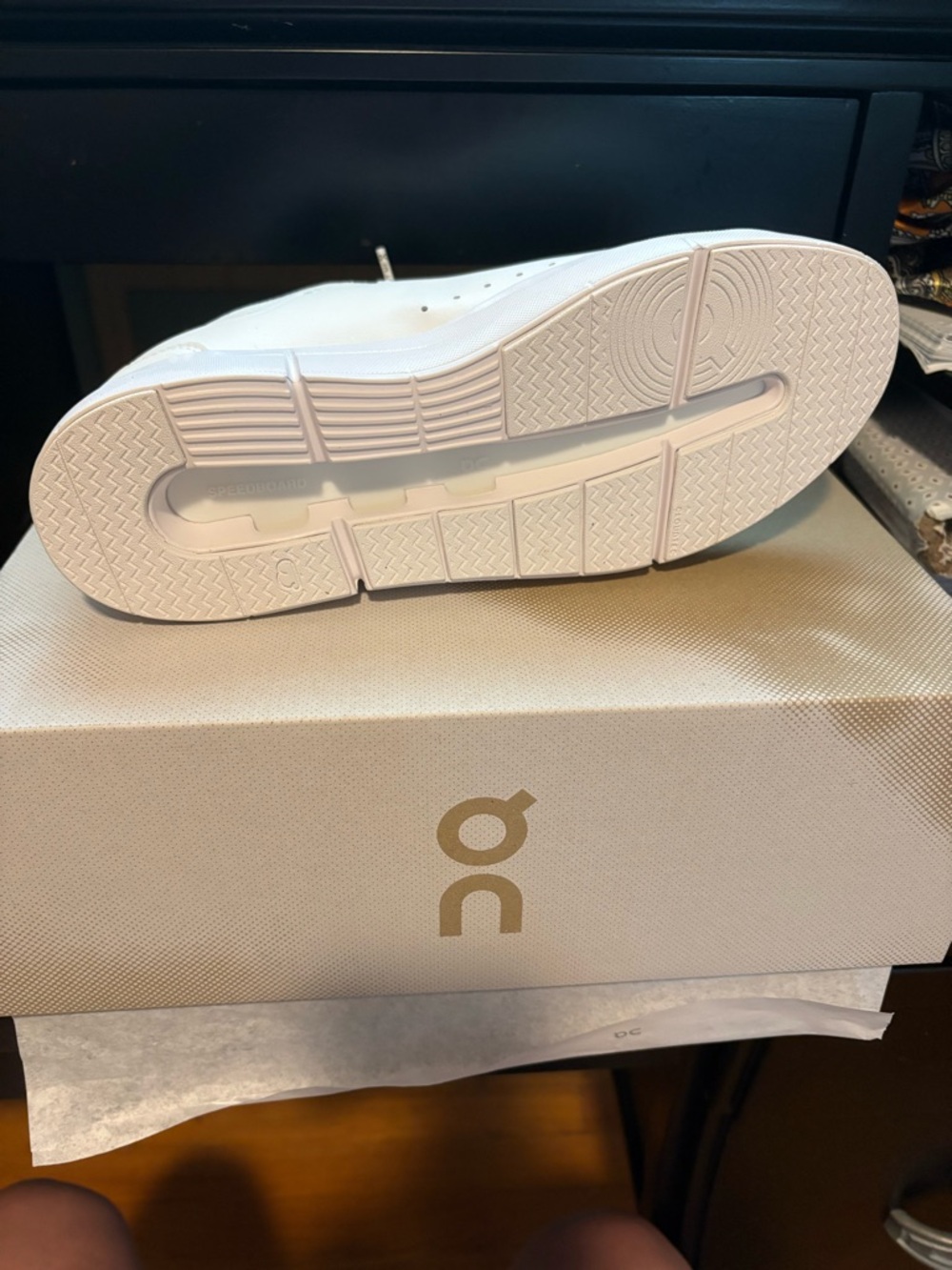 Brand new in box On Cloud THE ROGER Advantage size 8.5 women’s - Picture 9 of 10